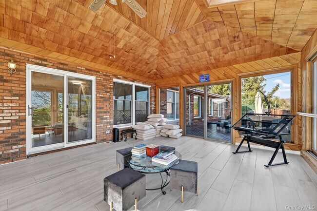 Building Photo - 66 Murray Dr