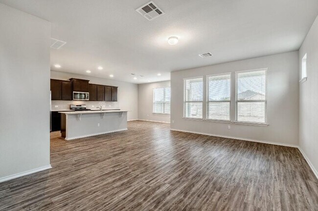 Building Photo - 3651 Sandy Brook Dr