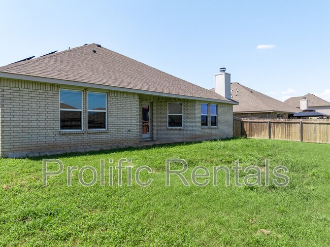 Building Photo - 6117 Verde Dr