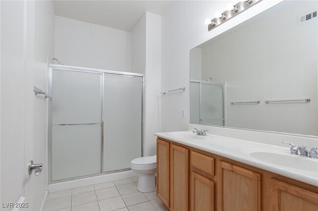 Building Photo - 2305 W Horizon Ridge Pkwy