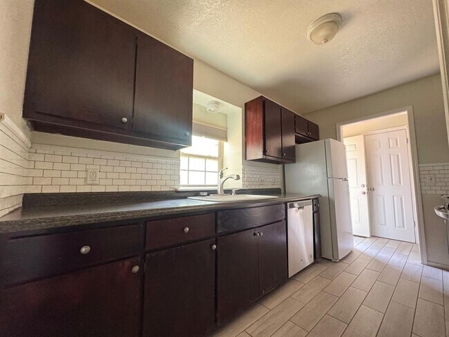 Building Photo - 2357 Heatherfield Ln