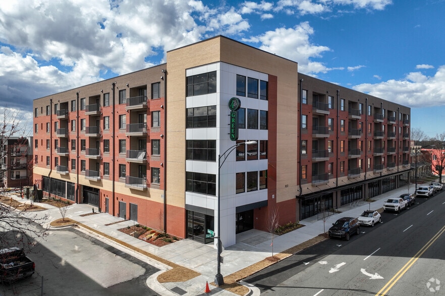 Primary Photo - 4th and Green