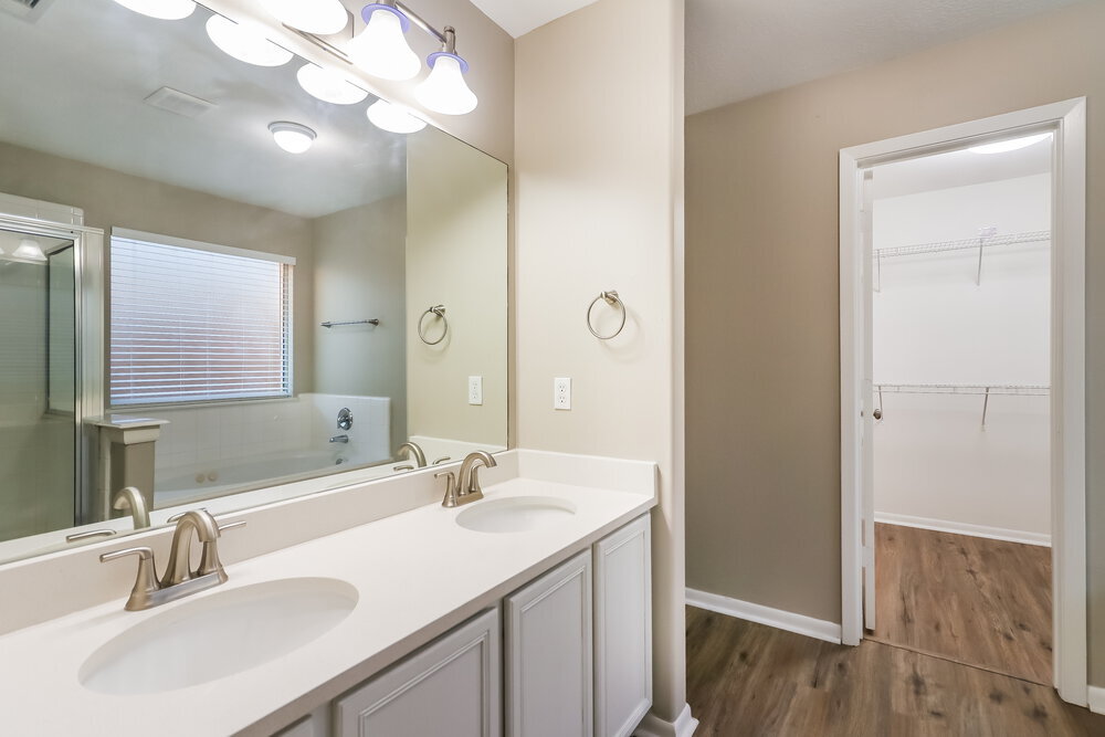Building Photo - 5911 Shining Leaf Ct