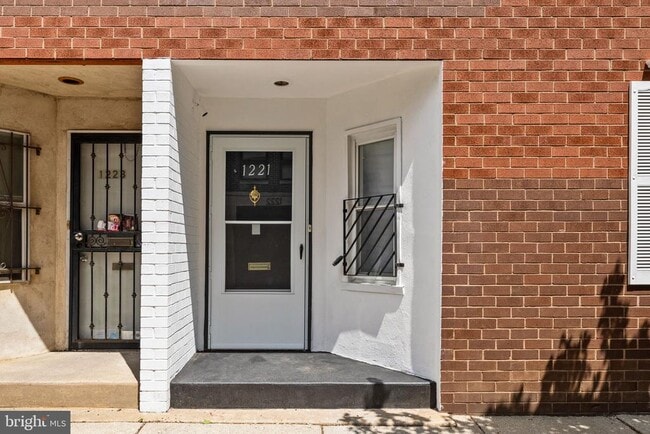 Building Photo - 1221 Kater St