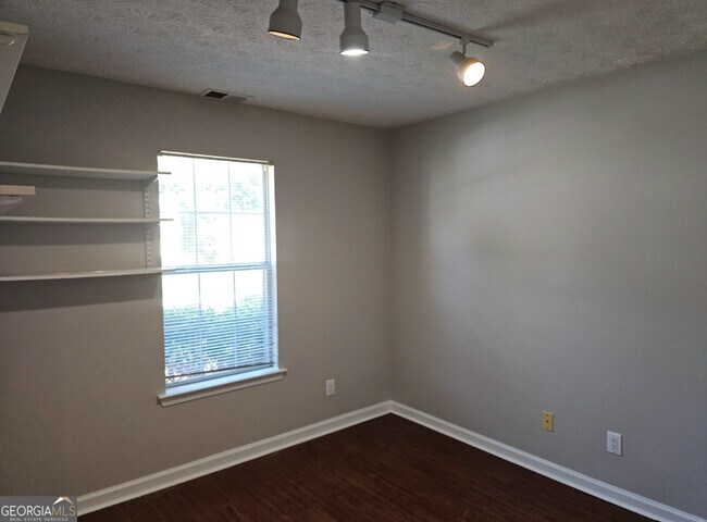 Building Photo - 12205 Cypress Way