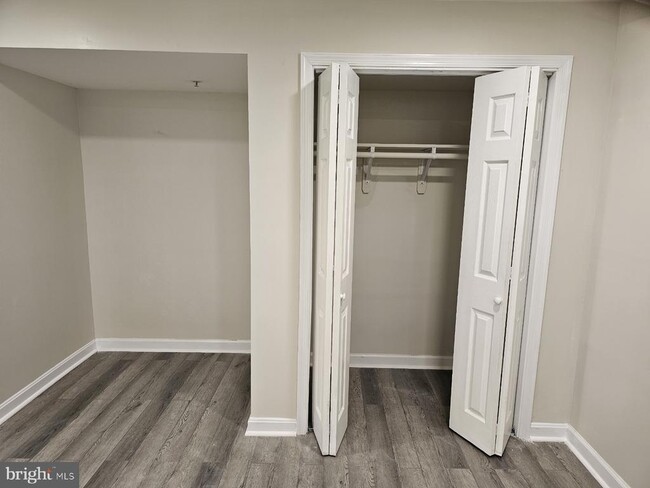 Building Photo - 7605 Quicksilver Ct