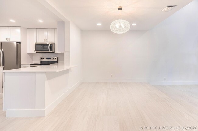 Building Photo - 7860 Stanway Pl