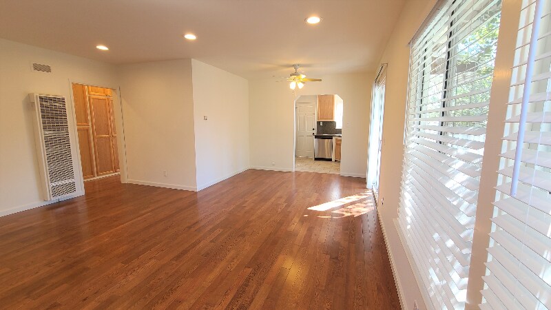 Building Photo - 2226 S Carmelina Ave