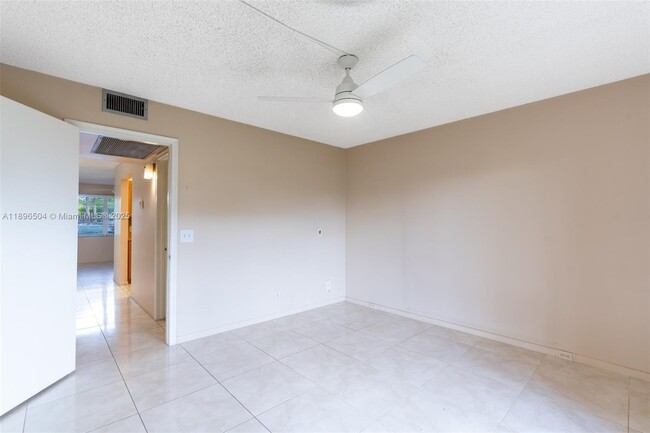 Building Photo - 400 SW 134th Way