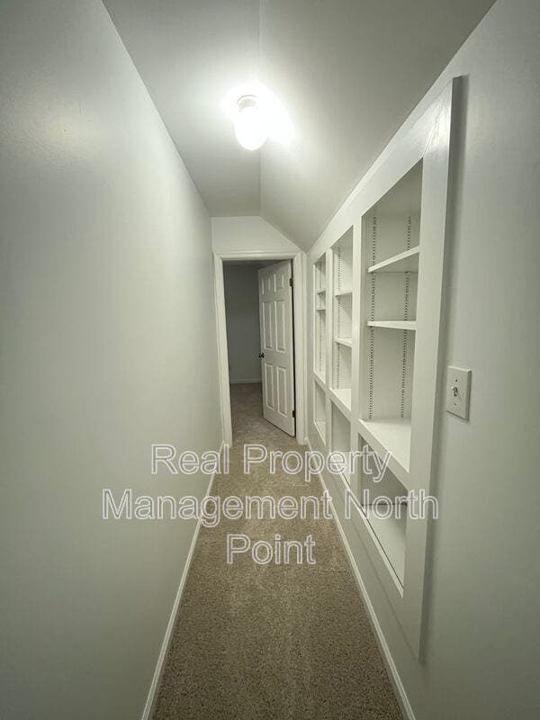 Building Photo - 889 Crew St SW