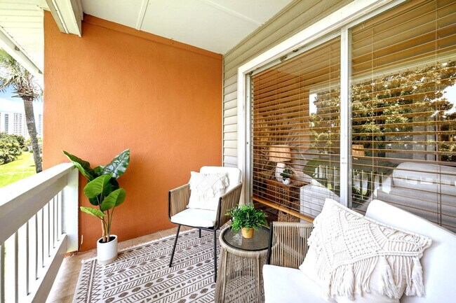 Building Photo - 4000 Gulf Terrace Dr