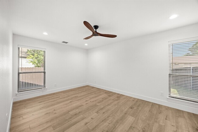 Building Photo - 2116 Trellis Pl