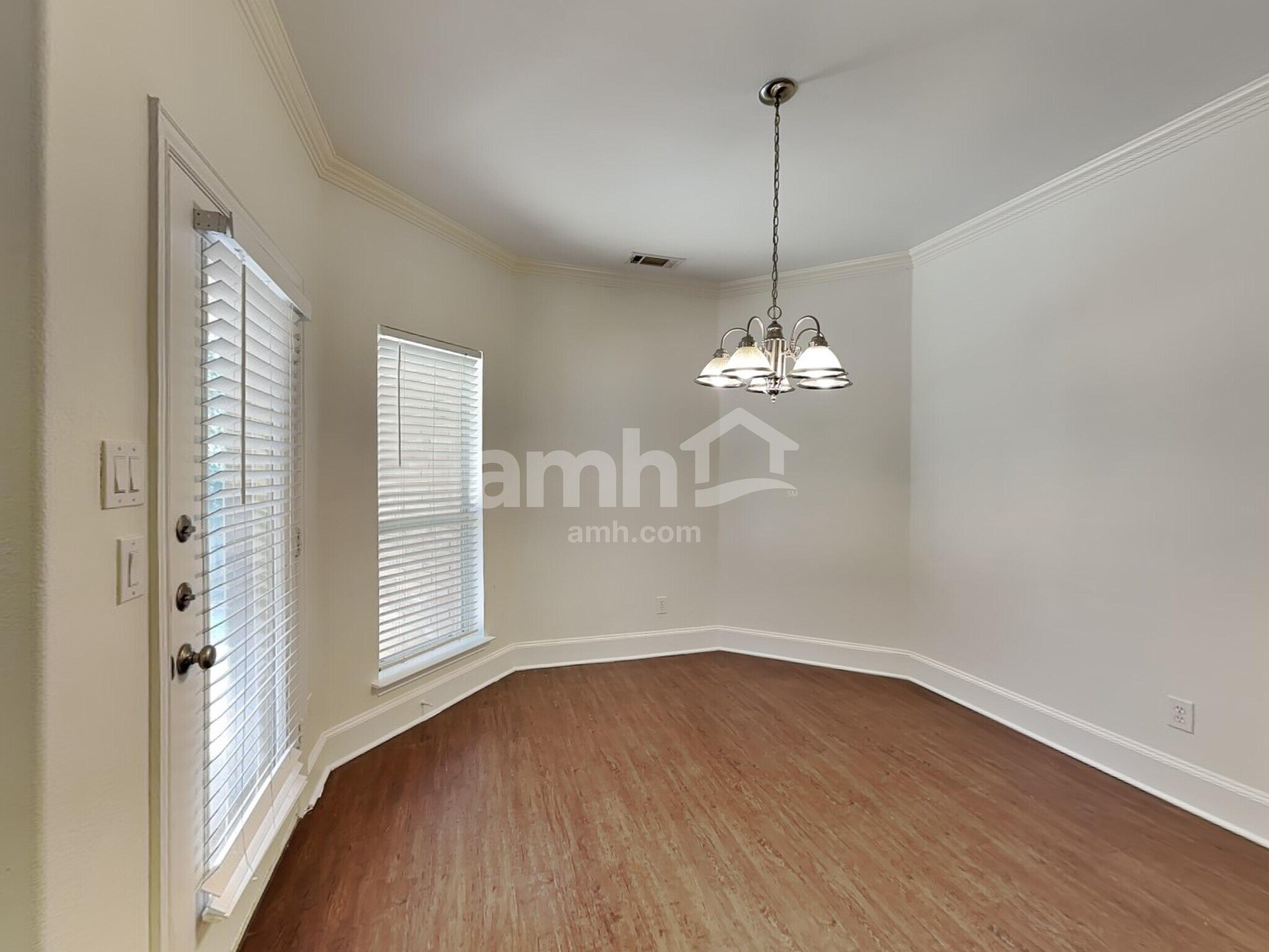 Building Photo - 3720 Drexel Dr