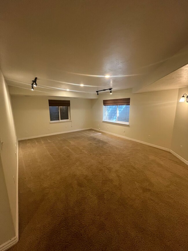 Building Photo - Provo Basement Apartment