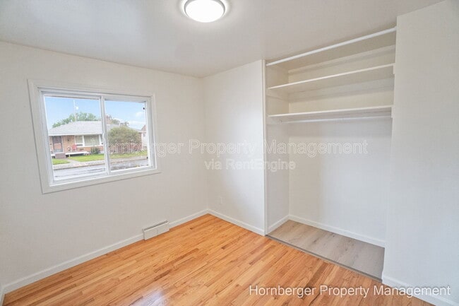 Building Photo - 5126 W Princeton Pl