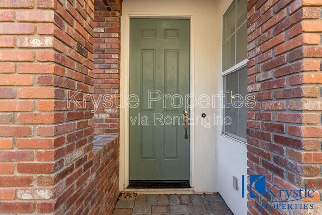 Building Photo - 6335 Newhaven Ln