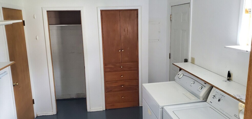 Building Photo - 4217 N Burns Rd