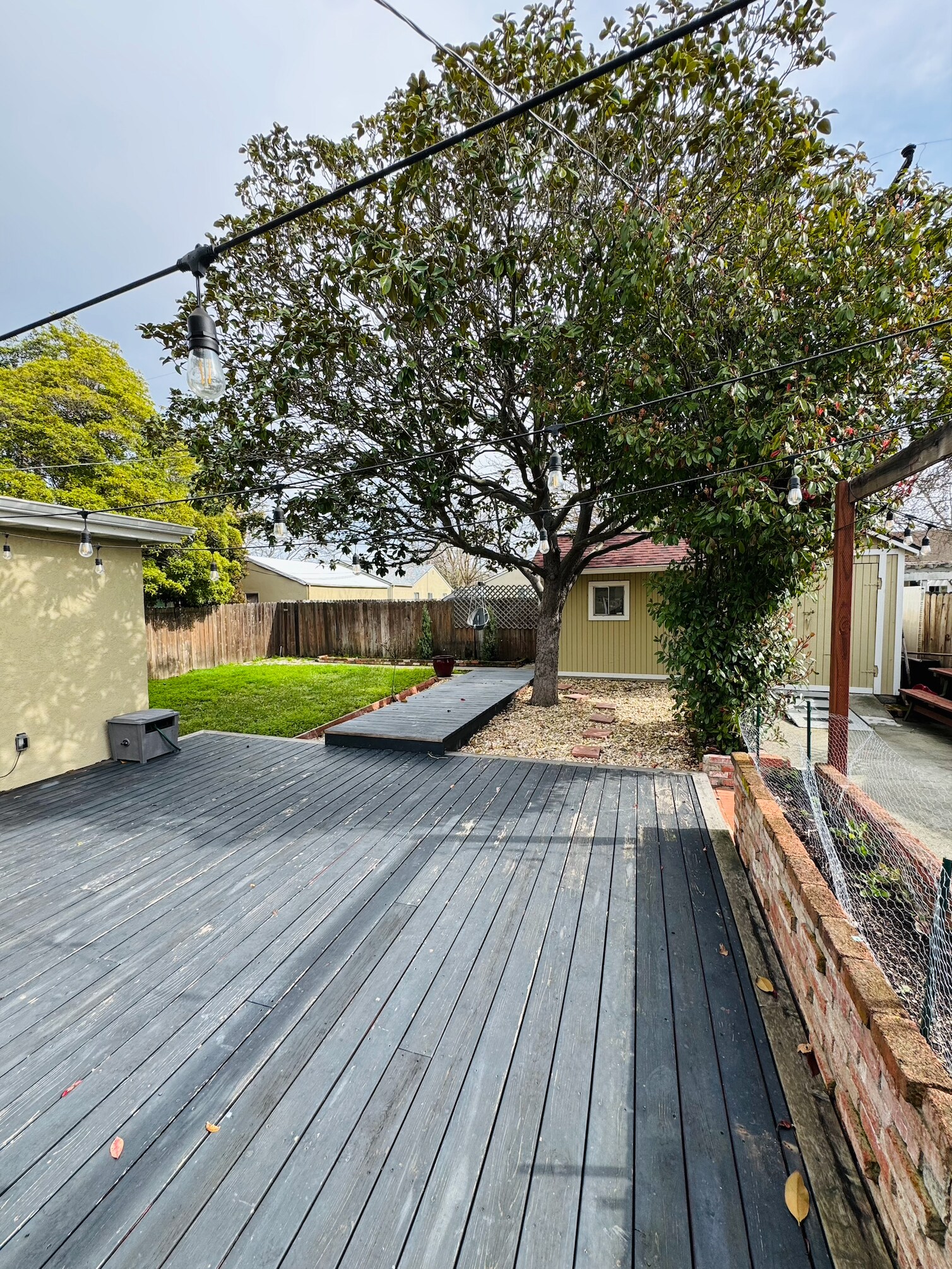 Building Photo - 720 Oakwood Ave