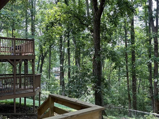 Building Photo - 514 Longview Dr