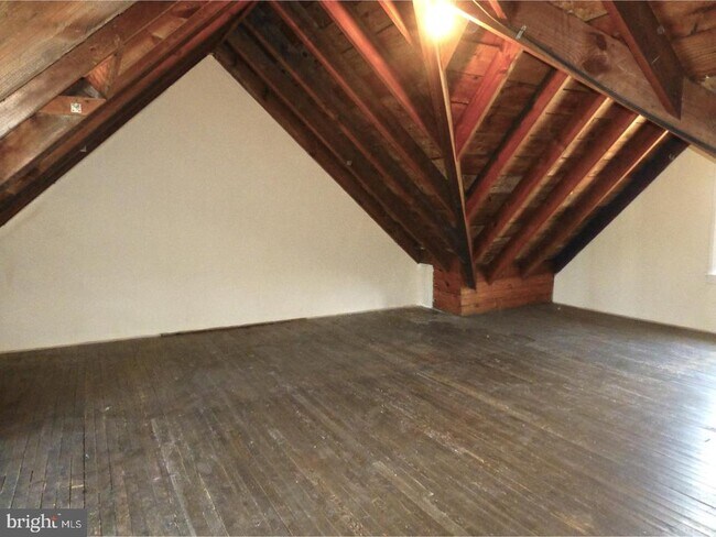 Building Photo - 209 S 7th Ave