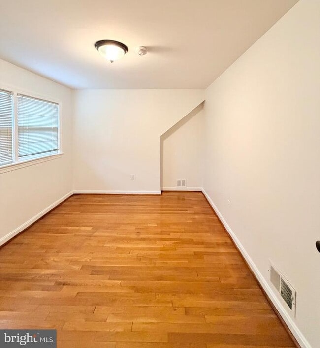 Building Photo - 3125 N Nottingham St