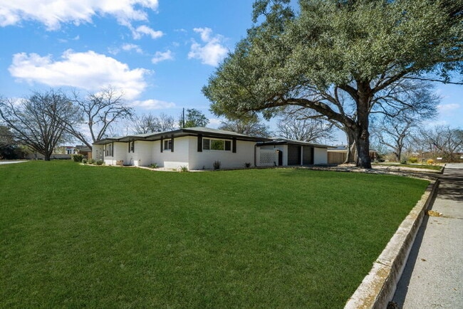 Building Photo - 192 Oriole Dr