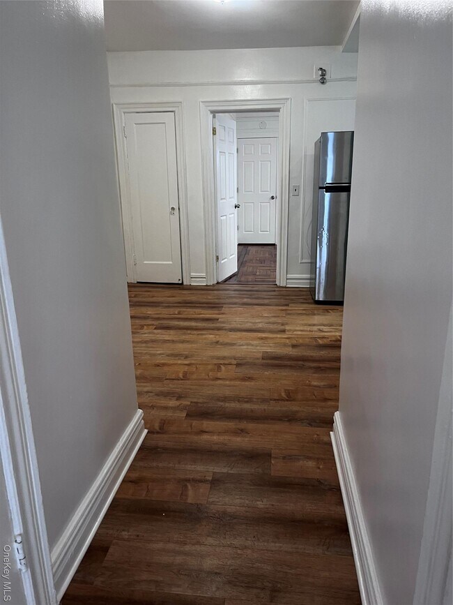 Building Photo - 1129 Noble Ave