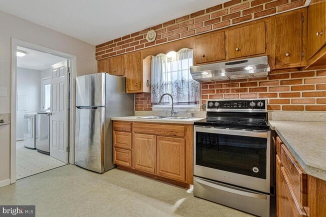 Building Photo - 6015 Cracklingtown Rd