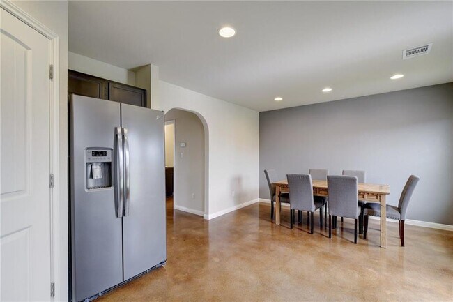 Building Photo - 4616 Inicio Ln