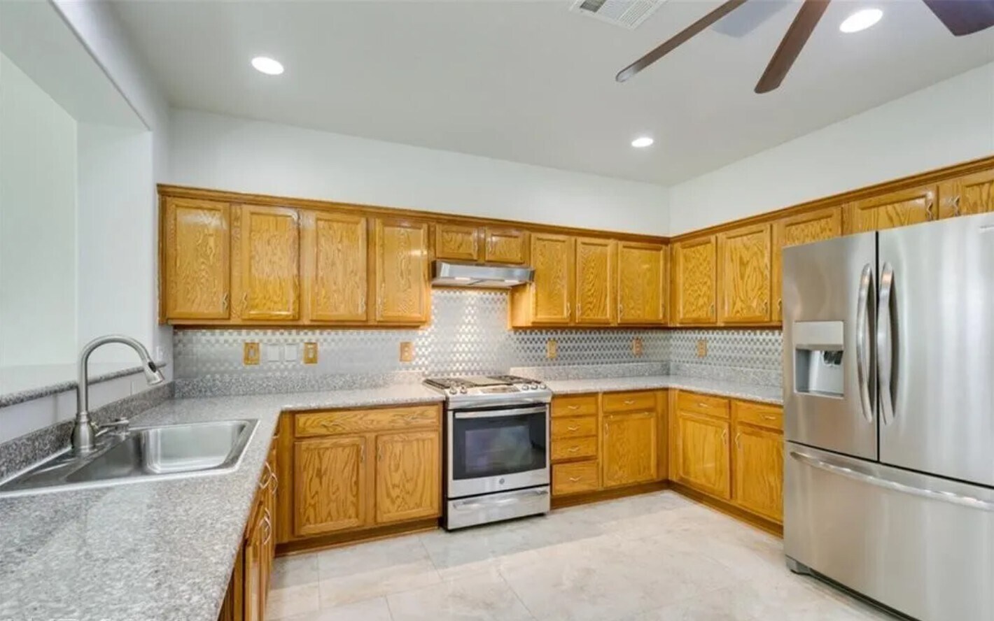 Building Photo - 2659 Lochleven Way