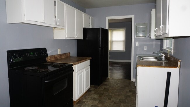 Building Photo - 2064 Seneca Dr