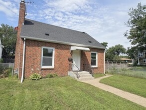Building Photo - 5603 23rd Ave S