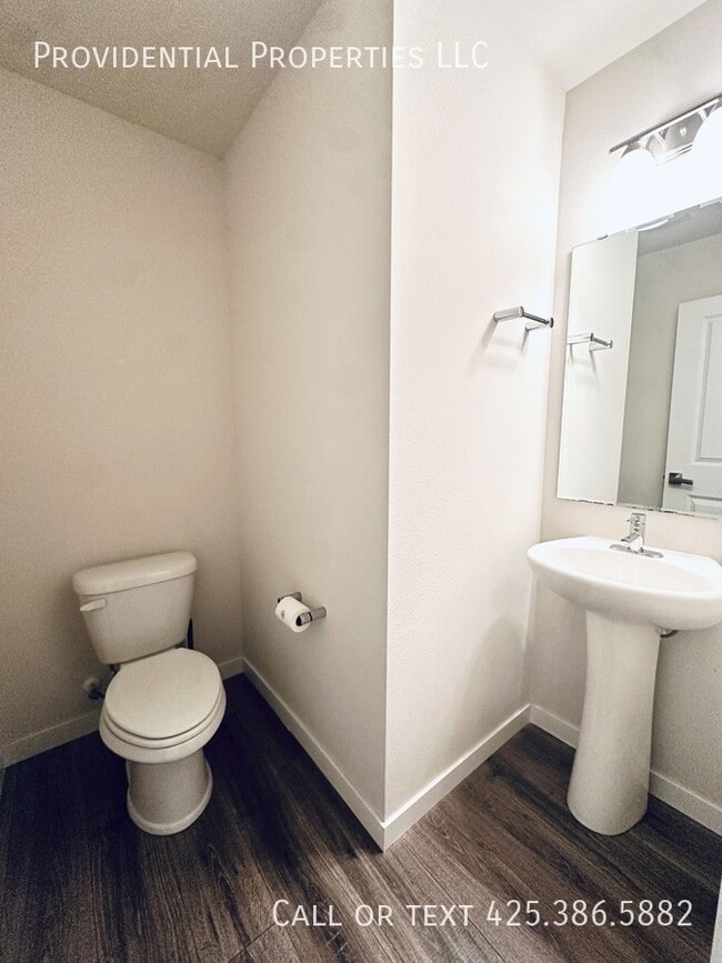 Building Photo - 12915 20th Dr W