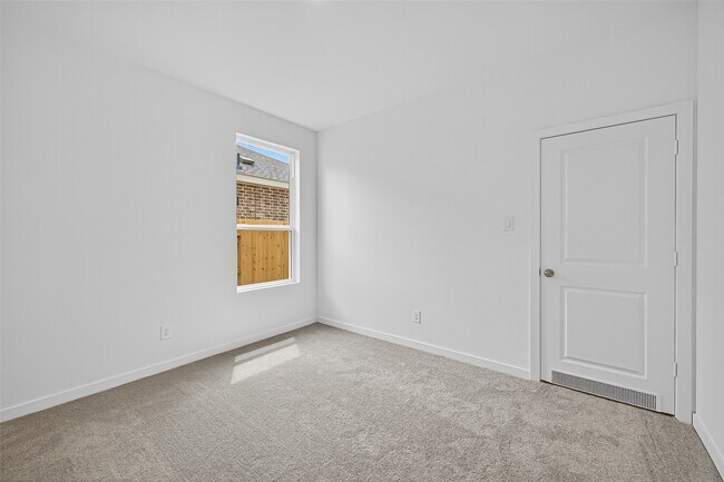 Building Photo - 28623 Great Saddle Trl