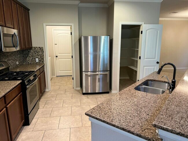 Building Photo - 1717 Woodvista Pl