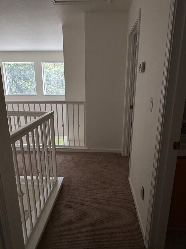 Building Photo - 3437 Greenfield Ave