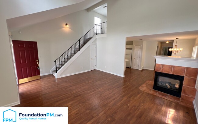 Building Photo - 1066 W Montebello Cir