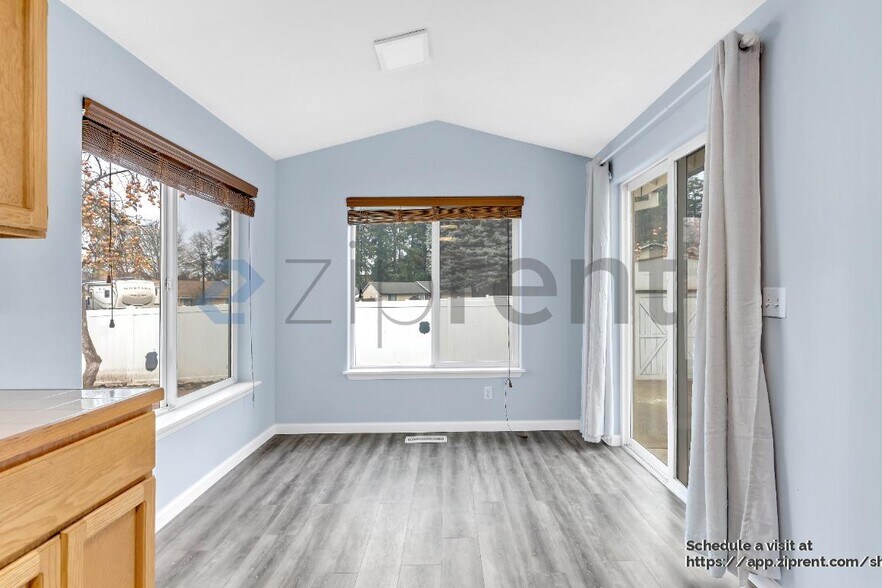 Building Photo - 20277 SW Jay St