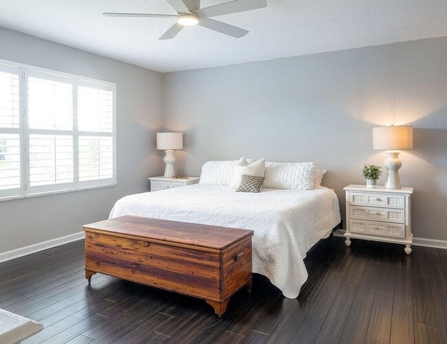 Building Photo - 18157 SE Fairview Cir