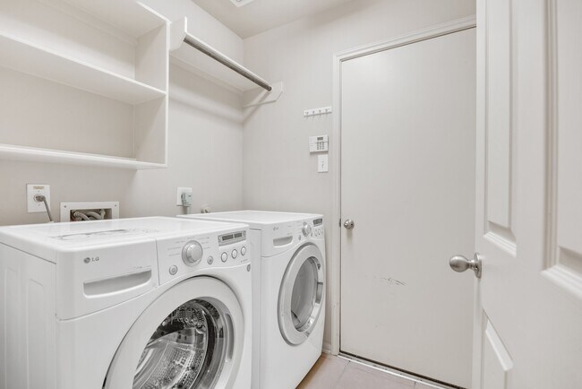 Building Photo - 5730 Slate Valley Ct