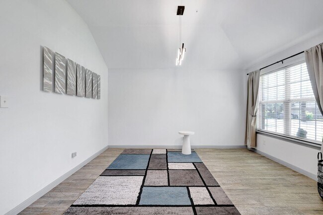 Building Photo - ***APPLICATION CURRENTLY UNDER REVIEW***Ga...