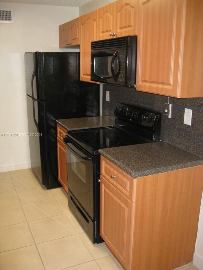 Building Photo - 4650 NW 97th Ct