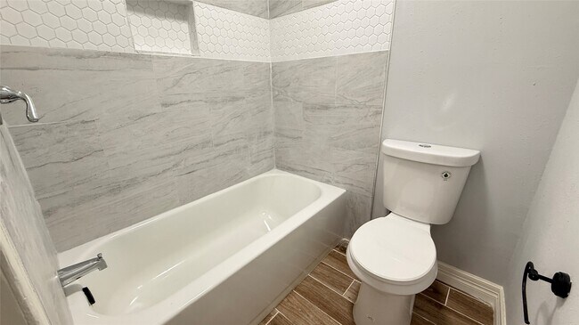 Building Photo - 4202 Junker St