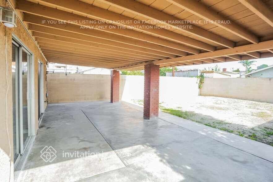 Building Photo - 9532 San Miguel Ave