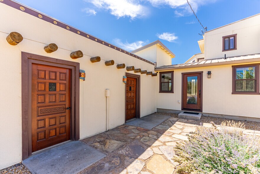 Building Photo - 4455 NE Vaughn Ave