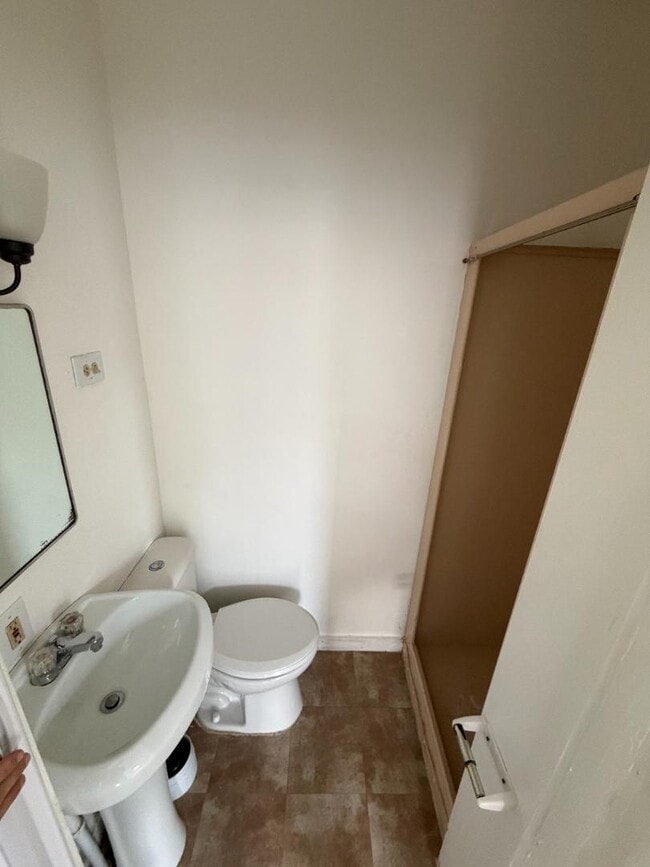 Building Photo - 19 Walnut St