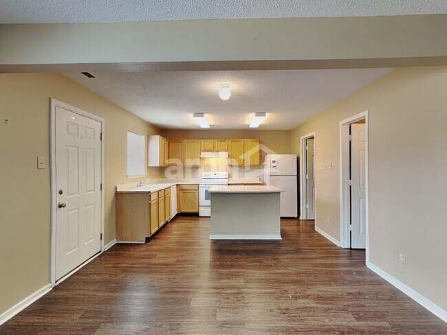 Building Photo - 6803 Amber Springs Way