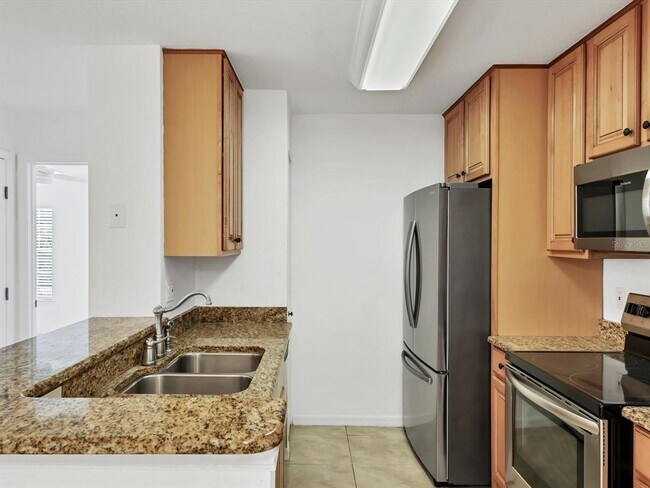 Building Photo - 8933 Manor Loop