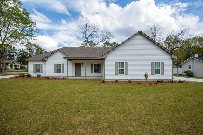 Building Photo - Beautiful duplex in Valdosta, Ga!