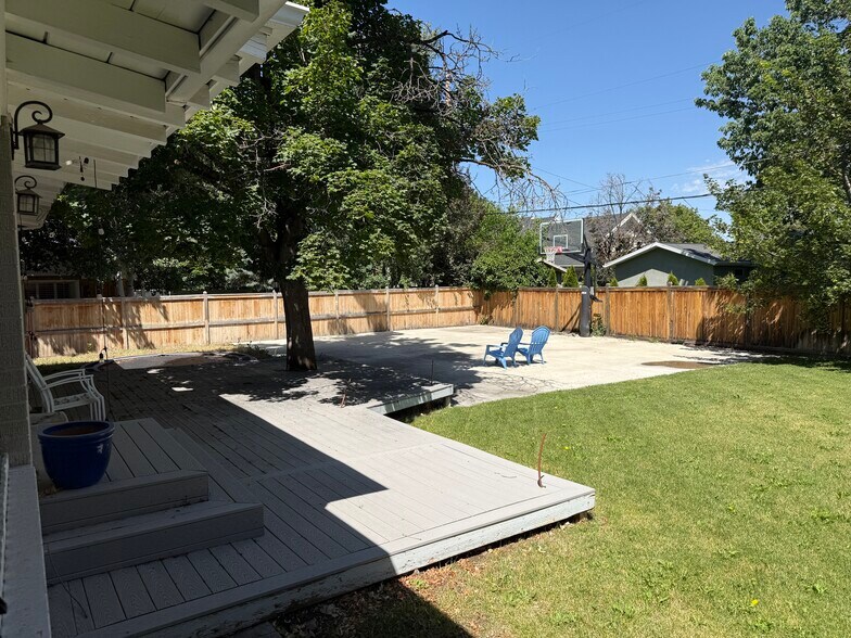 Building Photo - 2627 E Melony Dr